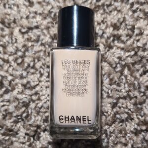 CHANEL Les Beiges Natural Glow Foundation (BD21)